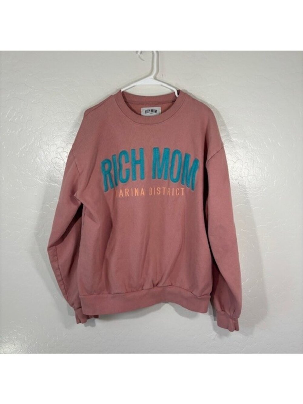Rich Mom Sweatshirt Womens Large Marina District Pullover Crew Pink Embroidered